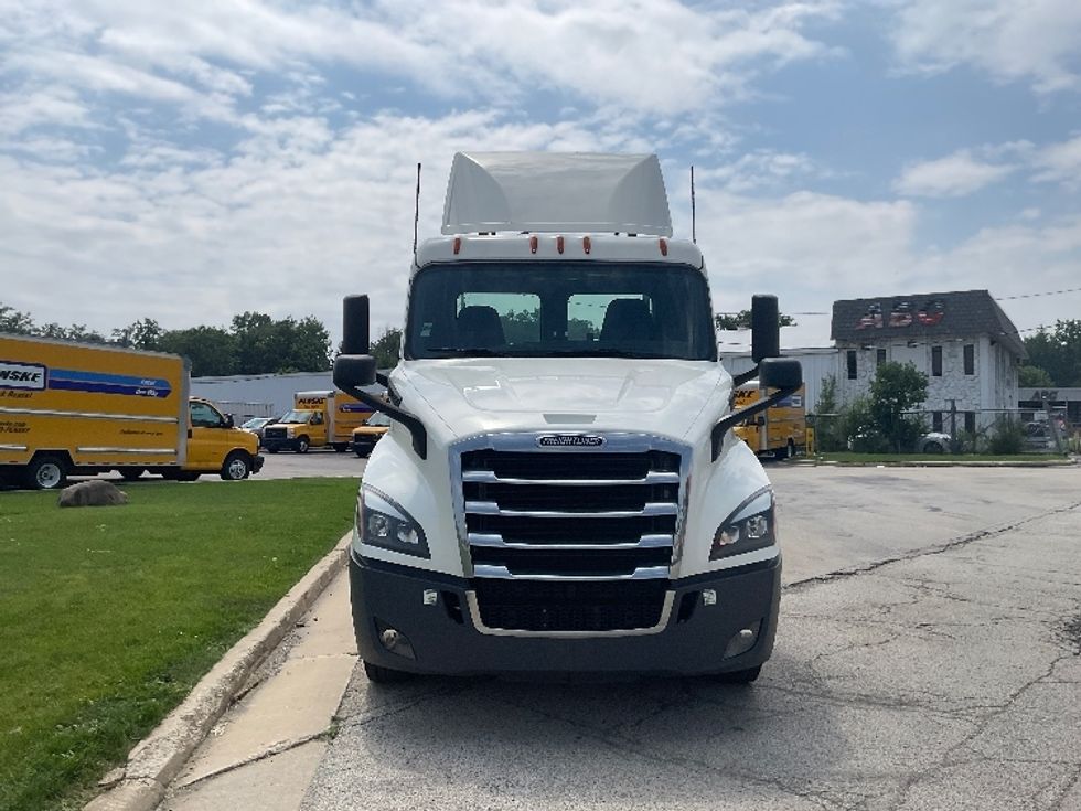 Day Cab Tractor-Heavy Duty Tractors-Freightliner-2020-T11664ST-East Chicago-IN-122,298\n\t\tmiles-$ 64,750 - Image 2