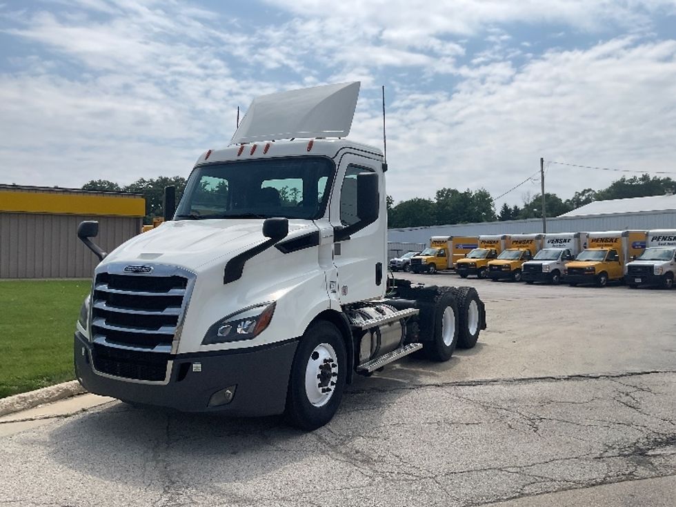 Day Cab Tractor-Heavy Duty Tractors-Freightliner-2020-T11664ST-East Chicago-IN-122,298\n\t\tmiles-$ 64,750 - Image 3