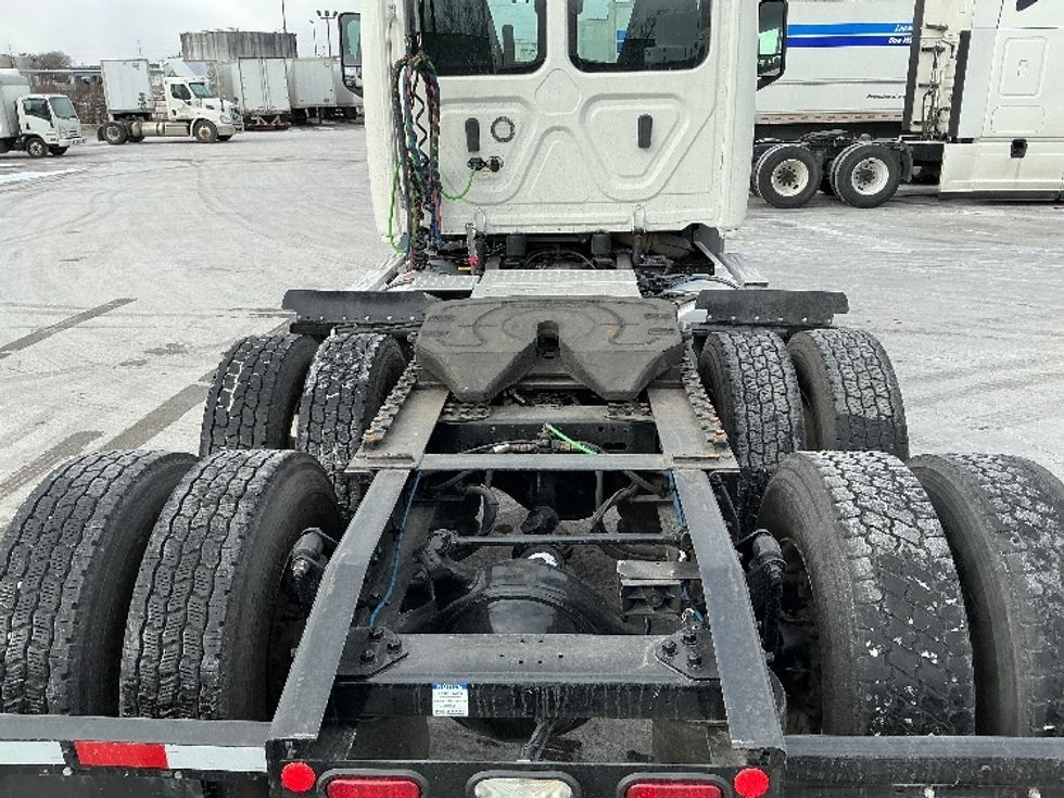 Day Cab Tractor-Heavy Duty Tractors-Freightliner-2020-T11664ST-East Chicago-IN-194,628\n\t\tmiles-$ 56,750 - Image 6