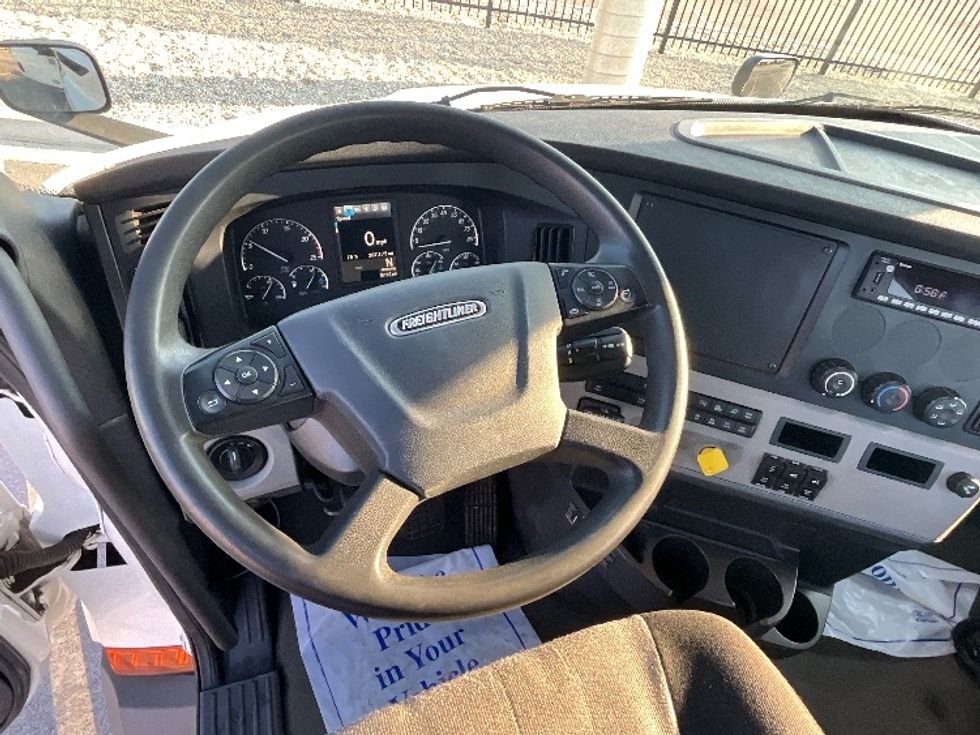 Day Cab Tractor-Heavy Duty Tractors-Freightliner-2020-T11664ST-East Chicago-IN-207,174\n\t\tmiles-$ 60,000 - Image 11
