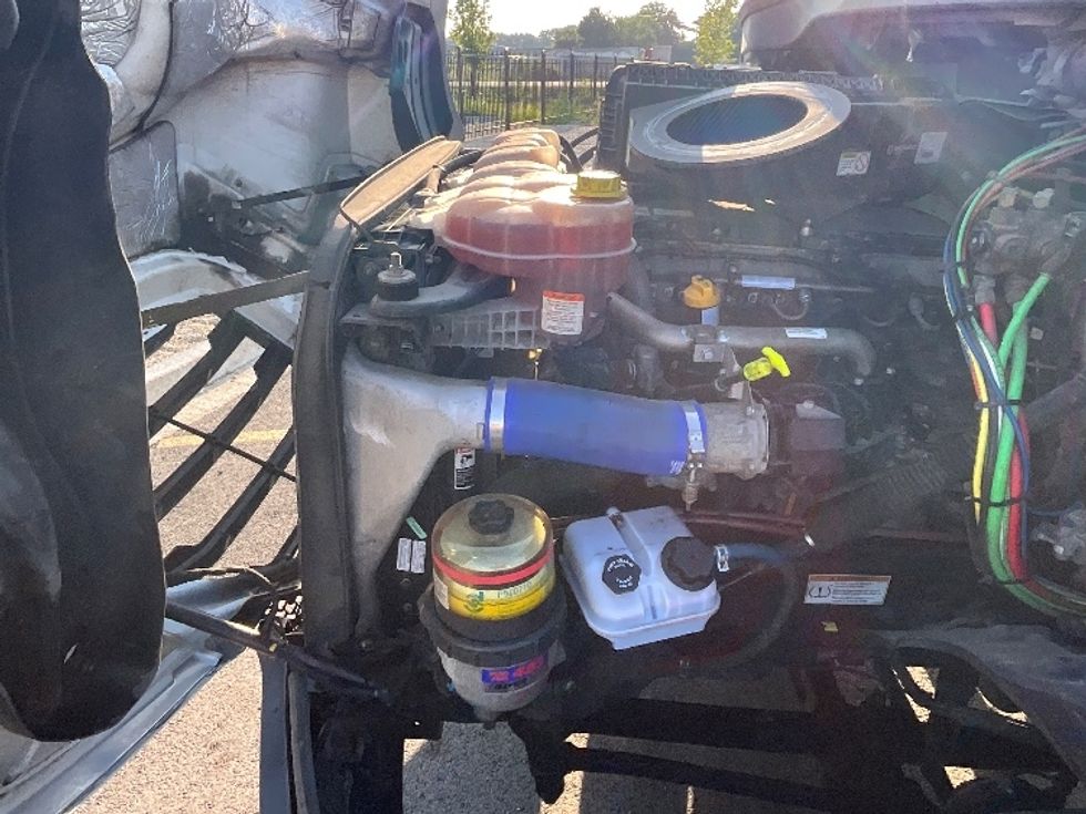 Day Cab Tractor-Heavy Duty Tractors-Freightliner-2020-T11664ST-East Chicago-IN-207,174\n\t\tmiles-$ 60,000 - Image 16