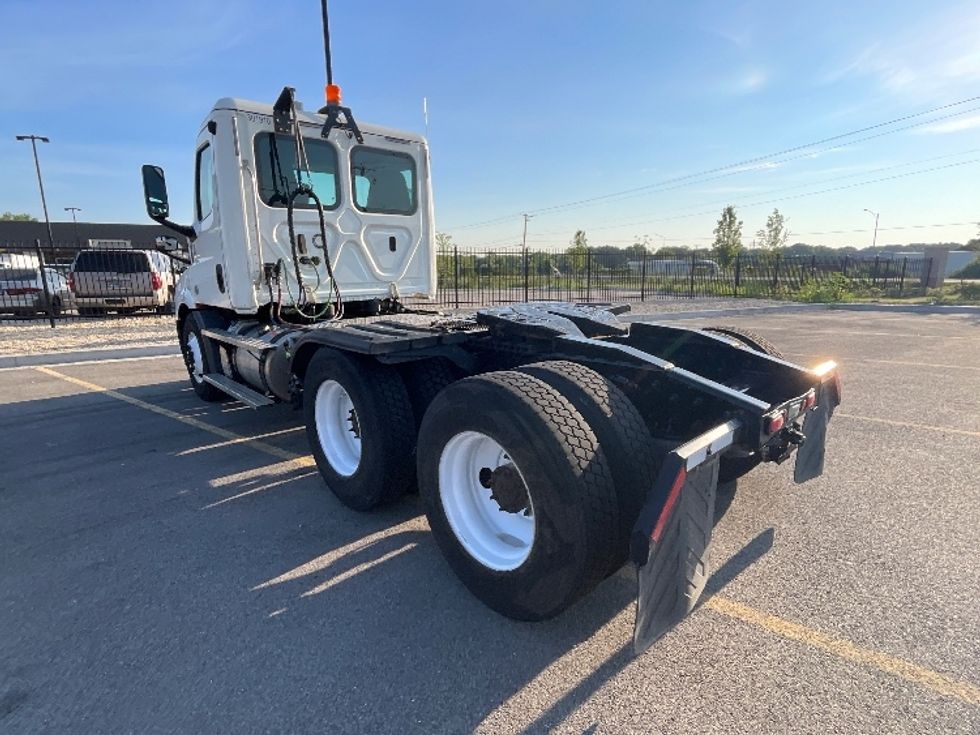 Day Cab Tractor-Heavy Duty Tractors-Freightliner-2020-T11664ST-East Chicago-IN-207,174\n\t\tmiles-$ 60,000 - Image 5
