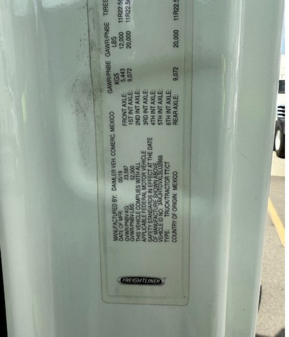 Day Cab Tractor-Heavy Duty Tractors-Freightliner-2020-T11664ST-East Chicago-IN-210,500\n\t\tmiles-$ 61,750 - Image 18