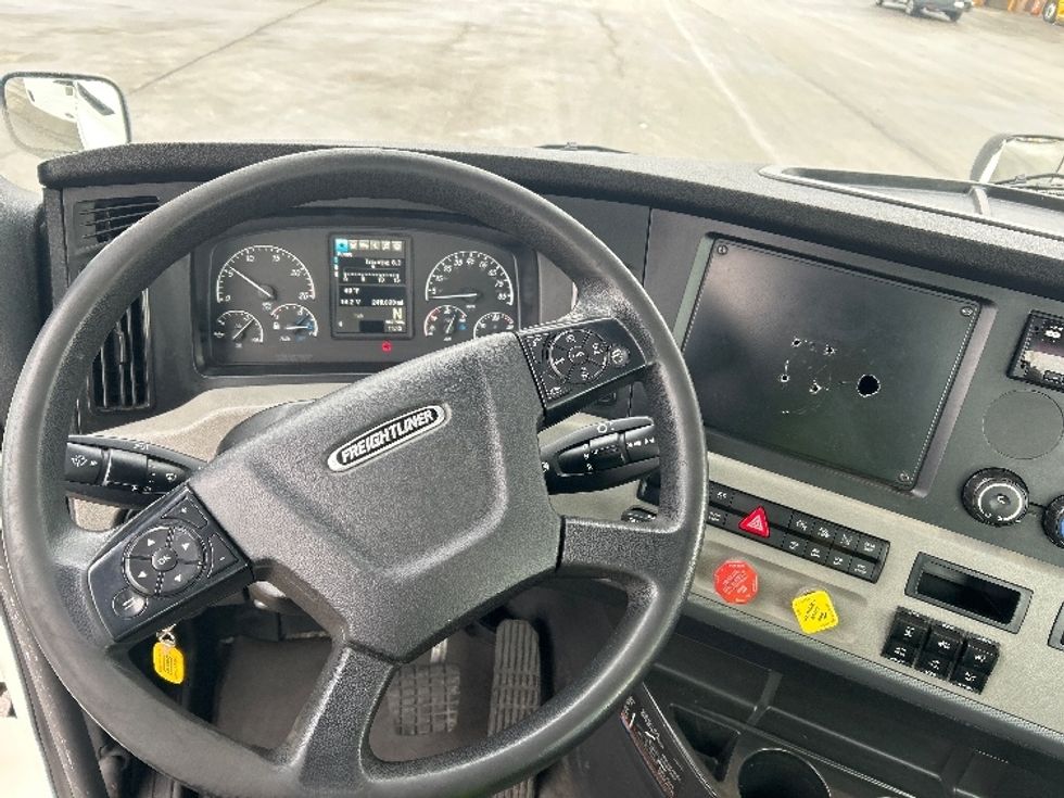 Day Cab Tractor-Heavy Duty Tractors-Freightliner-2020-T11664ST-East Chicago-IN-248,034\n\t\tmiles-$ 53,750 - Image 11