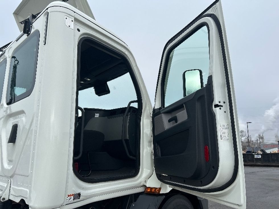 Day Cab Tractor-Heavy Duty Tractors-Freightliner-2020-T11664ST-East Chicago-IN-248,034\n\t\tmiles-$ 53,750 - Image 12