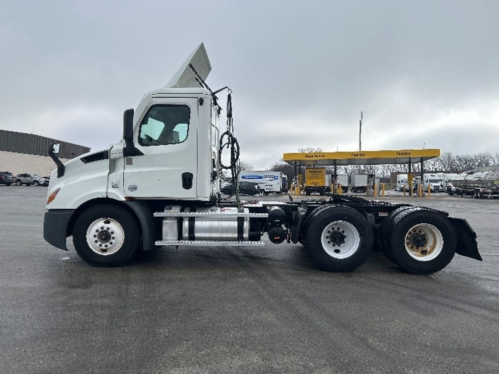 Day Cab Tractor-Heavy Duty Tractors-Freightliner-2020-T11664ST-East Chicago-IN-248,034\n\t\tmiles-$ 53,750 - Image 4