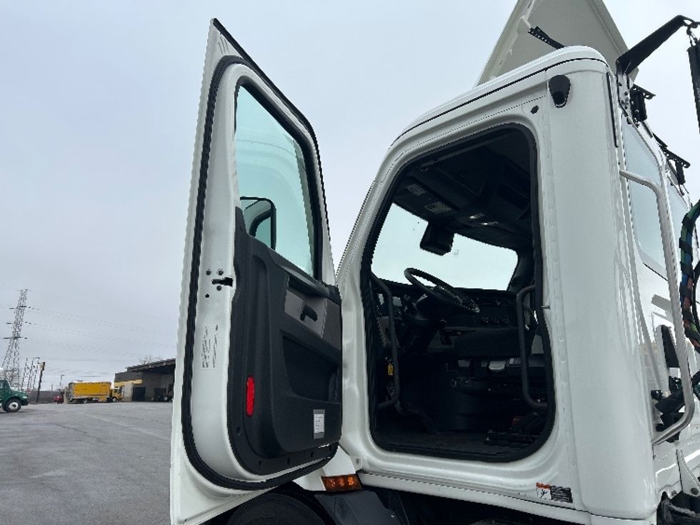 Day Cab Tractor-Heavy Duty Tractors-Freightliner-2020-T11664ST-East Chicago-IN-248,034\n\t\tmiles-$ 53,750 - Image 9