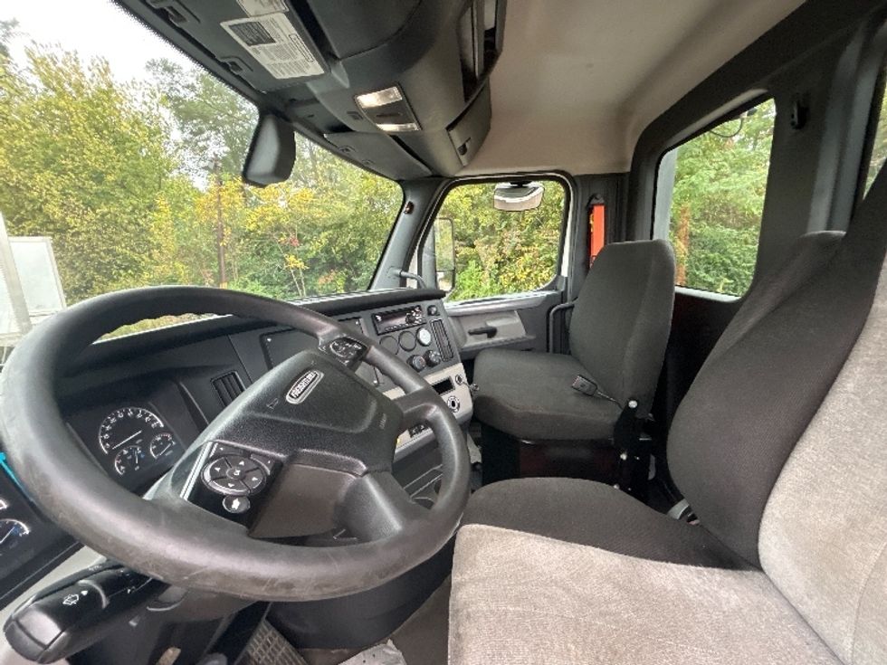 Day Cab Tractor-Heavy Duty Tractors-Freightliner-2020-T11664ST-East Chicago-IN-256,388\n\t\tmiles-$ 56,000 - Image 10