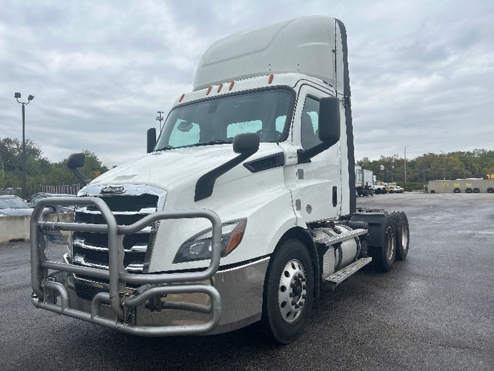 Day Cab Tractor-Heavy Duty Tractors-Freightliner-2020-T11664ST-East Chicago-IN-256,388\n\t\tmiles-$ 56,000 - Image 3