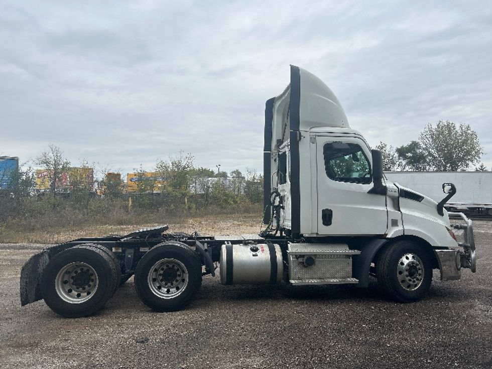 Day Cab Tractor-Heavy Duty Tractors-Freightliner-2020-T11664ST-East Chicago-IN-256,388\n\t\tmiles-$ 56,000 - Image 8