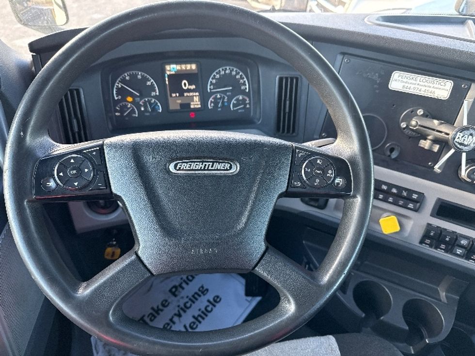 Day Cab Tractor-Heavy Duty Tractors-Freightliner-2020-T11664ST-East Chicago-IN-276,854\n\t\tmiles-$ 54,750 - Image 11