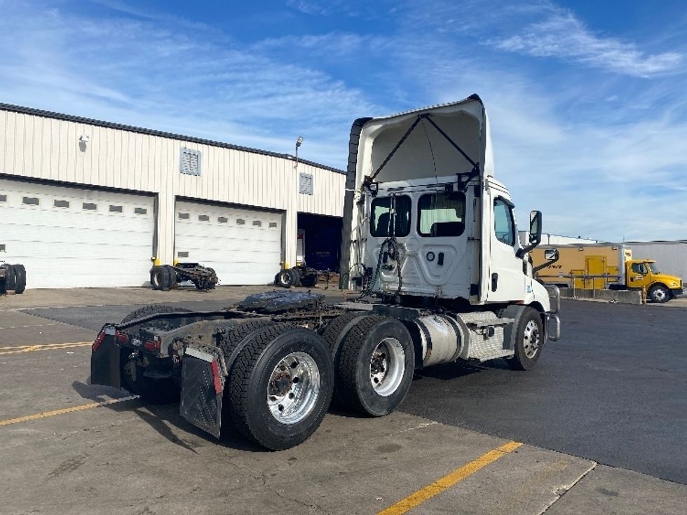 Day Cab Tractor-Heavy Duty Tractors-Freightliner-2020-T11664ST-East Chicago-IN-276,854\n\t\tmiles-$ 54,750 - Image 7