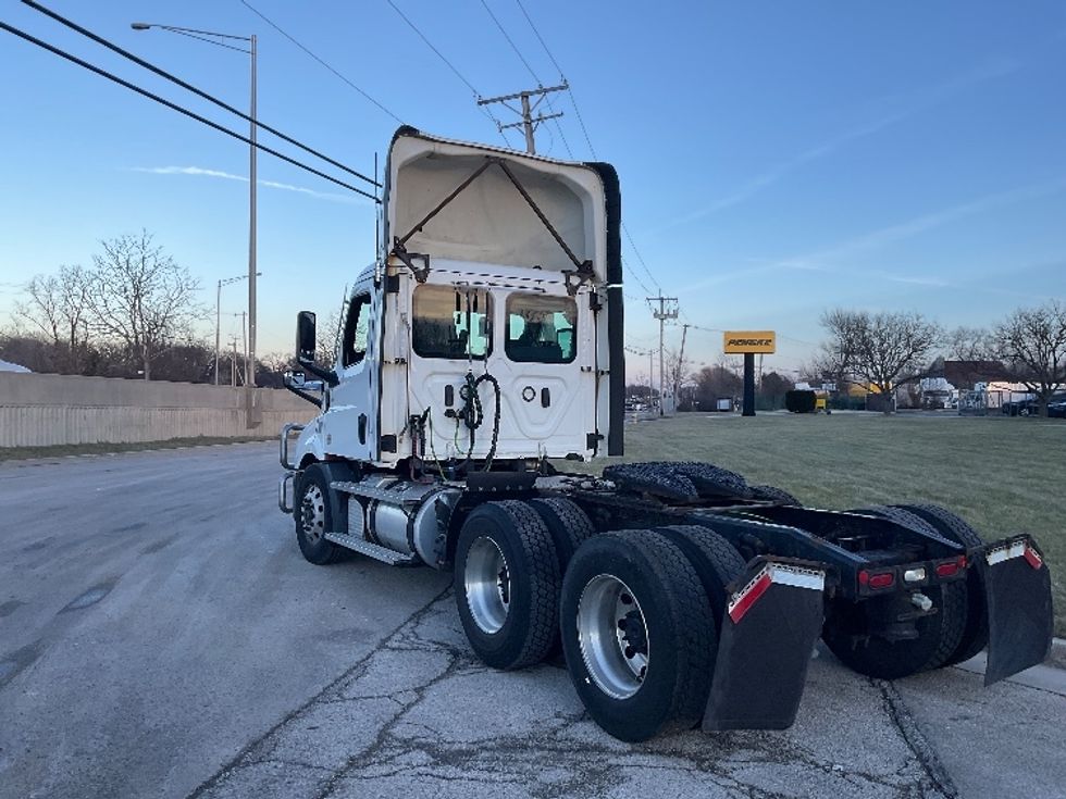 Day Cab Tractor-Heavy Duty Tractors-Freightliner-2020-T11664ST-East Chicago-IN-319,840\n\t\tmiles-$ 51,750 - Image 5