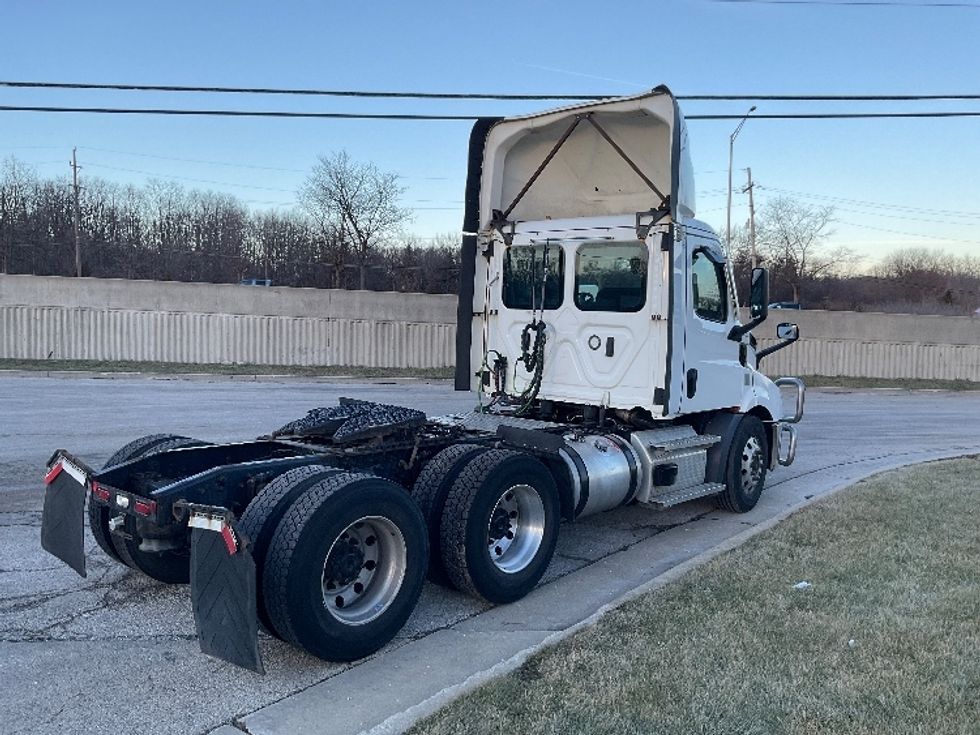 Day Cab Tractor-Heavy Duty Tractors-Freightliner-2020-T11664ST-East Chicago-IN-319,840\n\t\tmiles-$ 51,750 - Image 7