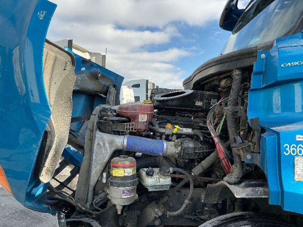 Day Cab Tractor-Heavy Duty Tractors-Freightliner-2020-T11664ST-East Chicago-IN-328,591\n\t\tmiles-$ 49,500 - Image 16