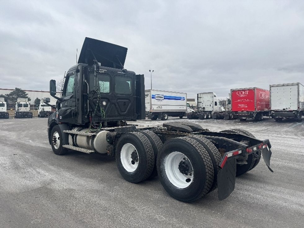 Day Cab Tractor-Heavy Duty Tractors-Freightliner-2020-T11664ST-East Chicago-IN-331,999\n\t\tmiles-$ 56,750 - Image 5