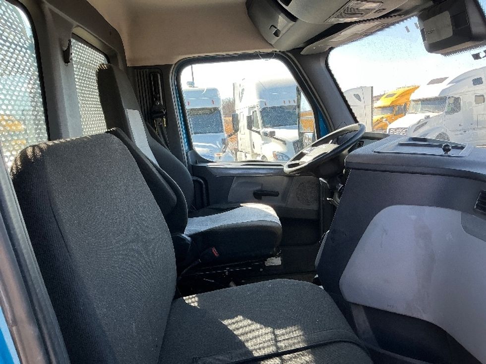 Day Cab Tractor-Heavy Duty Tractors-Freightliner-2020-T11664ST-East Chicago-IN-338,575\n\t\tmiles-$ 49,000 - Image 14