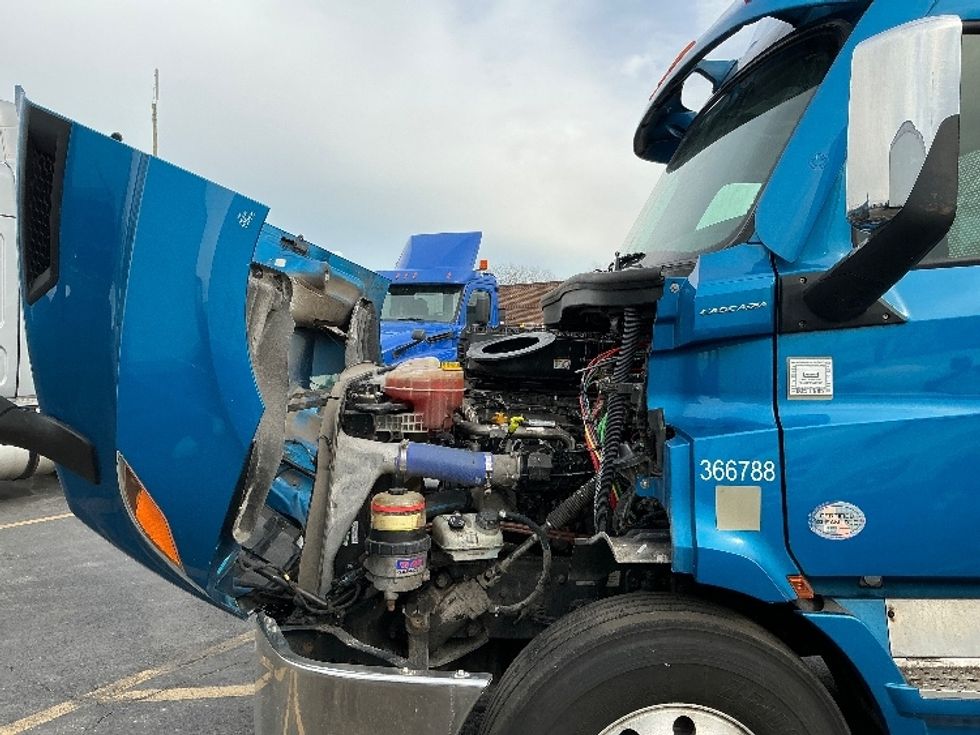 Day Cab Tractor-Heavy Duty Tractors-Freightliner-2020-T11664ST-East Chicago-IN-373,378\n\t\tmiles-$ 47,000 - Image 16