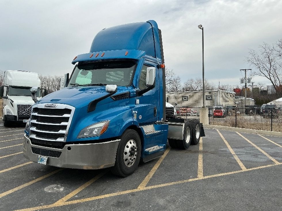 Day Cab Tractor-Heavy Duty Tractors-Freightliner-2020-T11664ST-East Chicago-IN-373,378\n\t\tmiles-$ 47,000 - Image 3