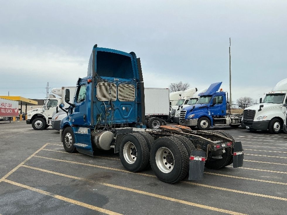 Day Cab Tractor-Heavy Duty Tractors-Freightliner-2020-T11664ST-East Chicago-IN-373,378\n\t\tmiles-$ 47,000 - Image 5