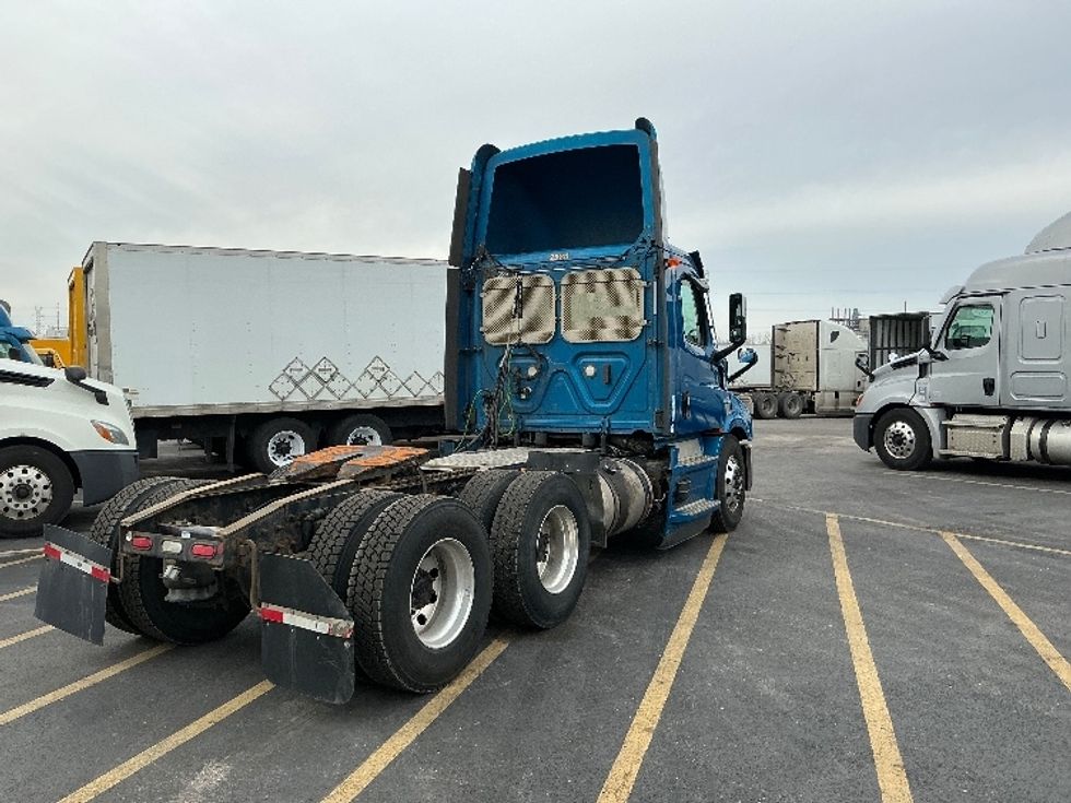 Day Cab Tractor-Heavy Duty Tractors-Freightliner-2020-T11664ST-East Chicago-IN-373,378\n\t\tmiles-$ 47,000 - Image 7