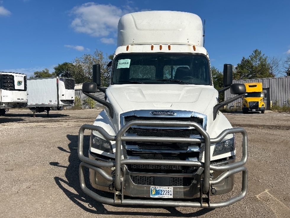 Day Cab Tractor-Heavy Duty Tractors-Freightliner-2020-T11664ST-East Chicago-IN-415,964\n\t\tmiles-$ 47,750 - Image 2