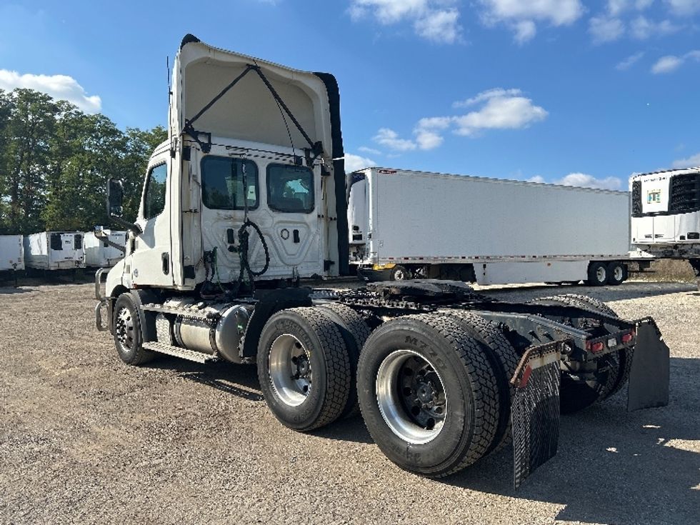 Day Cab Tractor-Heavy Duty Tractors-Freightliner-2020-T11664ST-East Chicago-IN-415,964\n\t\tmiles-$ 47,750 - Image 5