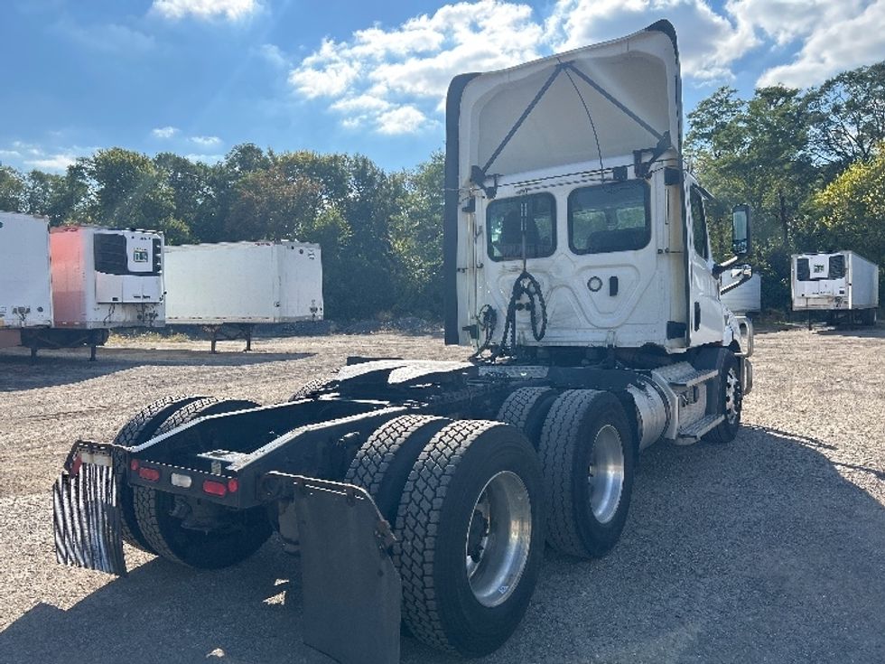 Day Cab Tractor-Heavy Duty Tractors-Freightliner-2020-T11664ST-East Chicago-IN-415,964\n\t\tmiles-$ 47,750 - Image 7