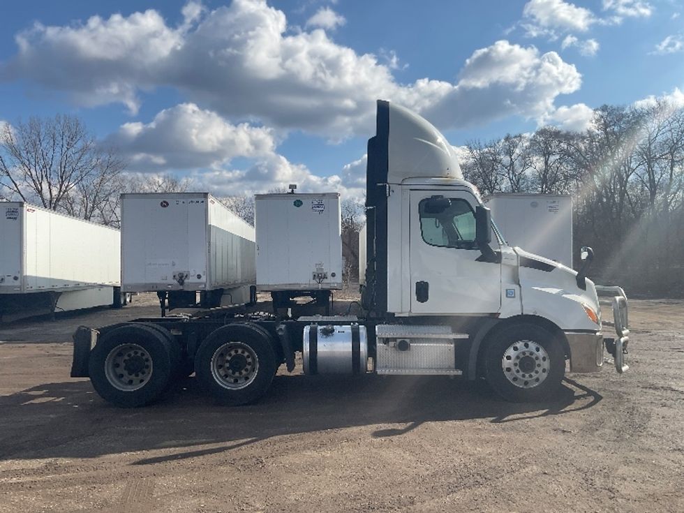 Day Cab Tractor-Heavy Duty Tractors-Freightliner-2020-T11664ST-East Chicago-IN-487,815\n\t\tmiles-$ 48,750 - Image 8