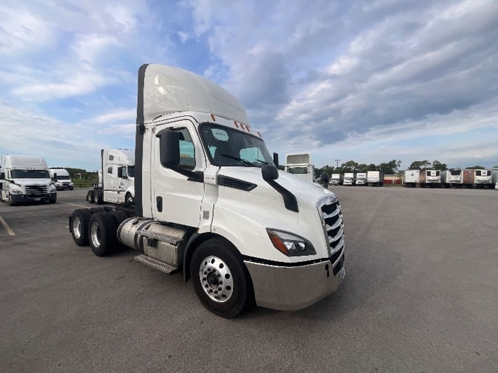 Day Cab Tractor-Heavy Duty Tractors-Freightliner-2020-T11664ST-East Chicago-IN-503,707\n\t\tmiles-$ 43,250 - Image 1