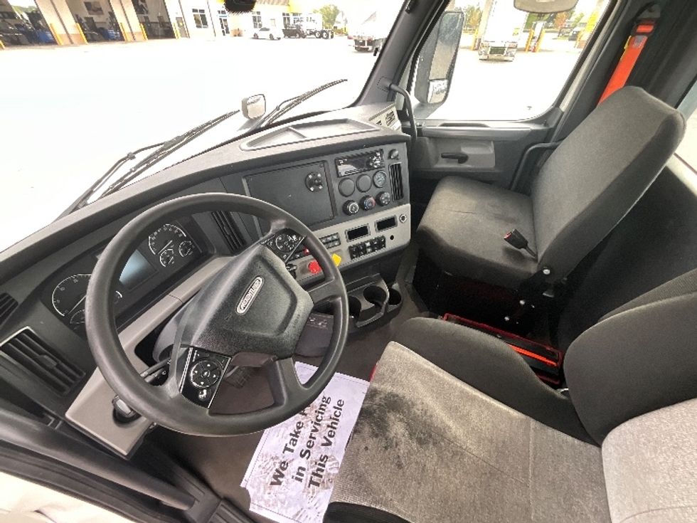 Day Cab Tractor-Heavy Duty Tractors-Freightliner-2020-T11664ST-East Chicago-IN-503,707\n\t\tmiles-$ 43,250 - Image 10
