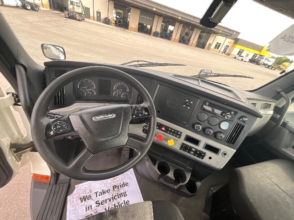 Day Cab Tractor-Heavy Duty Tractors-Freightliner-2020-T11664ST-East Chicago-IN-503,707\n\t\tmiles-$ 43,250 - Image 11