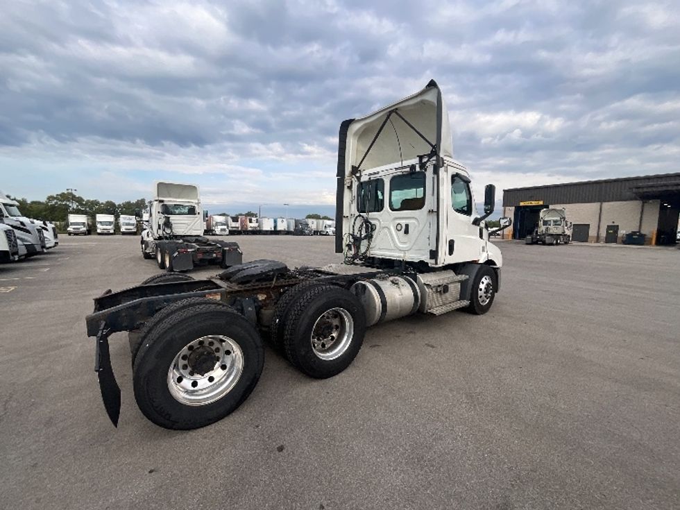 Day Cab Tractor-Heavy Duty Tractors-Freightliner-2020-T11664ST-East Chicago-IN-503,707\n\t\tmiles-$ 43,250 - Image 7