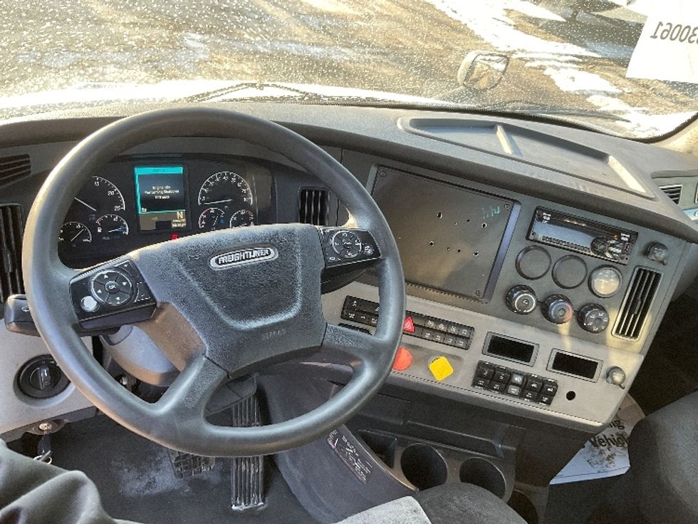 Day Cab Tractor-Heavy Duty Tractors-Freightliner-2020-T11664ST-East Chicago-IN-550,678\n\t\tmiles-$ 42,500 - Image 11