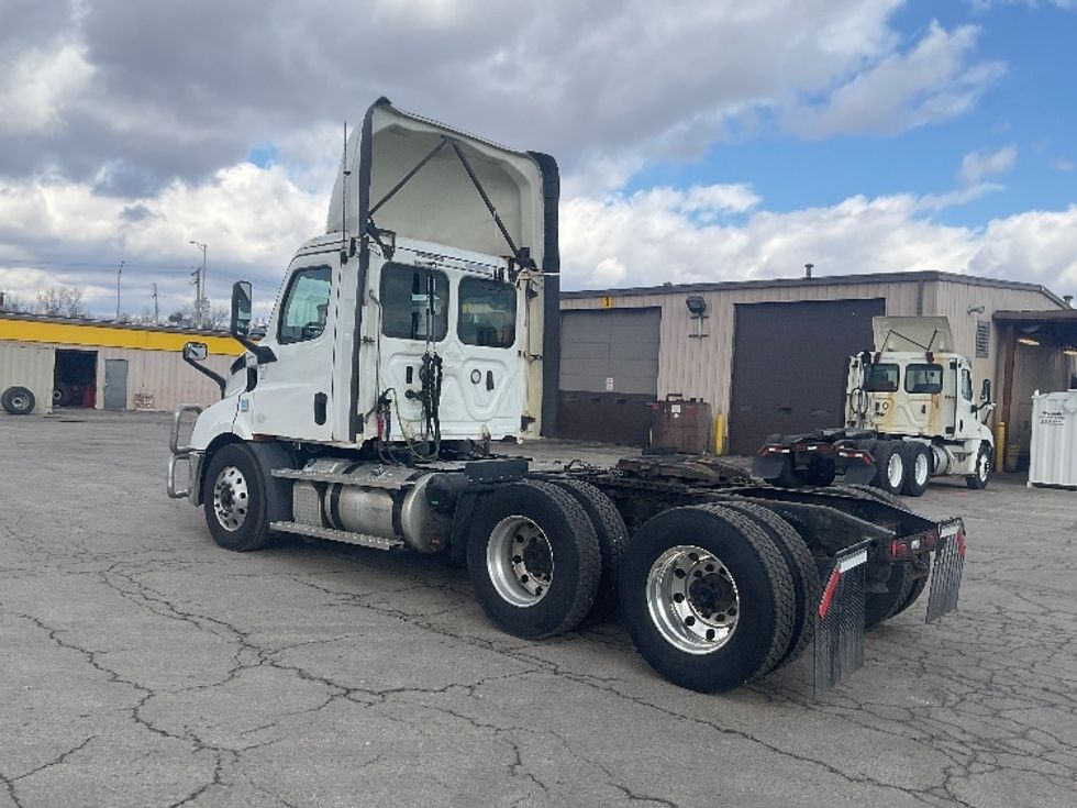 Day Cab Tractor-Heavy Duty Tractors-Freightliner-2020-T11664ST-East Chicago-IN-550,678\n\t\tmiles-$ 42,500 - Image 5