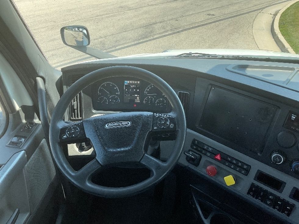 Day Cab Tractor-Heavy Duty Tractors-Freightliner-2020-T11664ST-East Chicago-IN-577,045\n\t\tmiles-$ 36,750 - Image 11