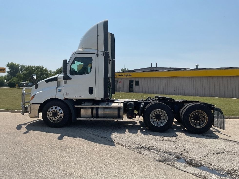 Day Cab Tractor-Heavy Duty Tractors-Freightliner-2020-T11664ST-East Chicago-IN-577,045\n\t\tmiles-$ 36,750 - Image 4