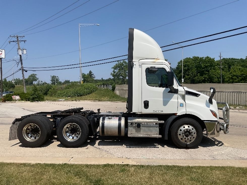 Day Cab Tractor-Heavy Duty Tractors-Freightliner-2020-T11664ST-East Chicago-IN-577,045\n\t\tmiles-$ 36,750 - Image 8