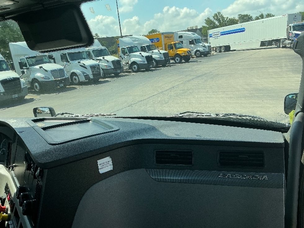 Day Cab Tractor-Heavy Duty Tractors-Freightliner-2020-T11664ST-East Chicago-IN-589,995\n\t\tmiles-$ 30,750 - Image 13