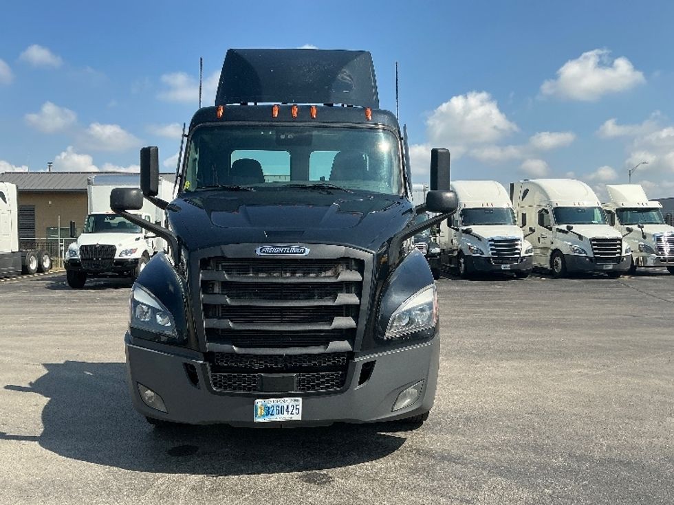Day Cab Tractor-Heavy Duty Tractors-Freightliner-2020-T11664ST-East Chicago-IN-589,995\n\t\tmiles-$ 30,750 - Image 2
