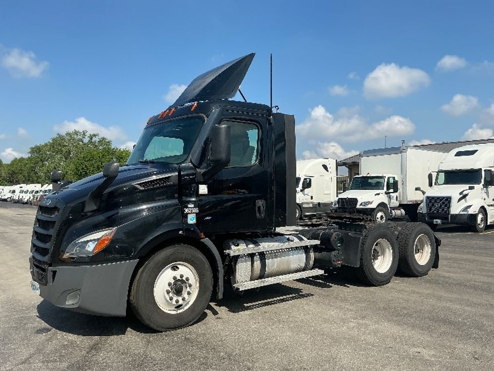 Day Cab Tractor-Heavy Duty Tractors-Freightliner-2020-T11664ST-East Chicago-IN-589,995\n\t\tmiles-$ 30,750 - Image 3
