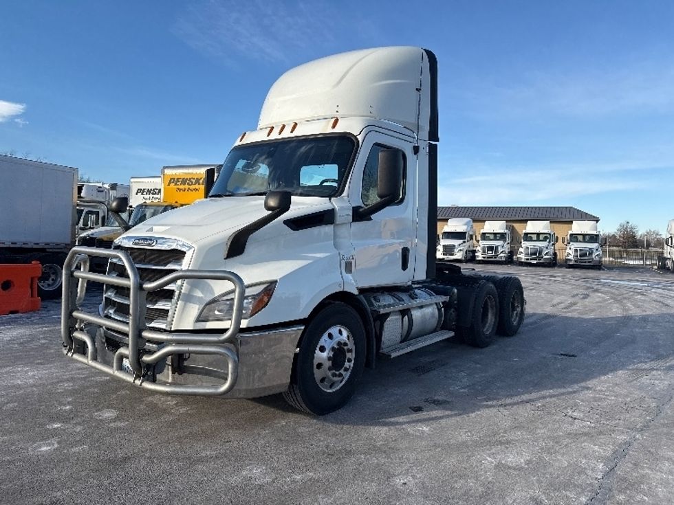 Day Cab Tractor-Heavy Duty Tractors-Freightliner-2020-T11664ST-East Chicago-IN-600,896\n\t\tmiles-$ 30,750 - Image 3