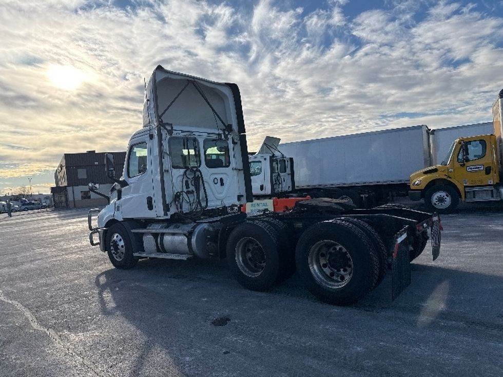 Day Cab Tractor-Heavy Duty Tractors-Freightliner-2020-T11664ST-East Chicago-IN-600,896\n\t\tmiles-$ 30,750 - Image 5
