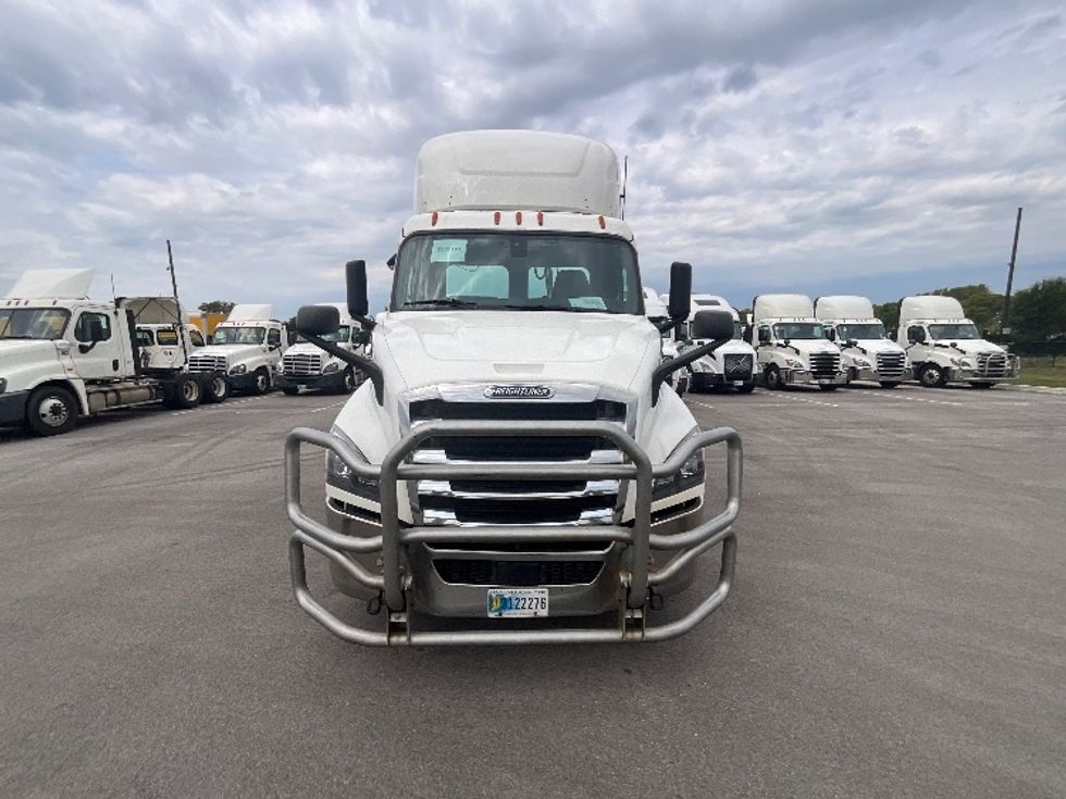 Day Cab Tractor-Heavy Duty Tractors-Freightliner-2020-T11664ST-East Chicago-IN-690,678\n\t\tmiles-$ 30,750 - Image 2