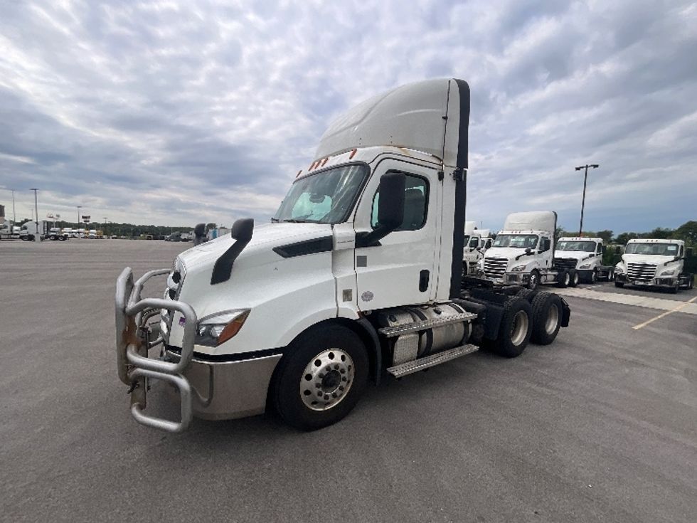 Day Cab Tractor-Heavy Duty Tractors-Freightliner-2020-T11664ST-East Chicago-IN-690,678\n\t\tmiles-$ 30,750 - Image 3