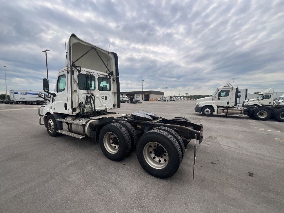 Day Cab Tractor-Heavy Duty Tractors-Freightliner-2020-T11664ST-East Chicago-IN-690,678\n\t\tmiles-$ 30,750 - Image 5
