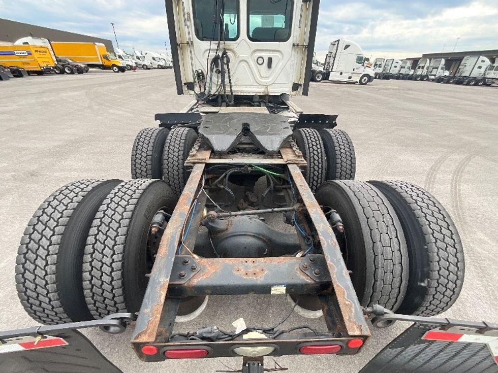 Day Cab Tractor-Heavy Duty Tractors-Freightliner-2020-T11664ST-East Chicago-IN-690,678\n\t\tmiles-$ 30,750 - Image 6