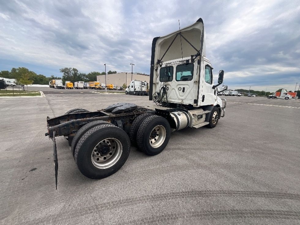 Day Cab Tractor-Heavy Duty Tractors-Freightliner-2020-T11664ST-East Chicago-IN-690,678\n\t\tmiles-$ 30,750 - Image 7