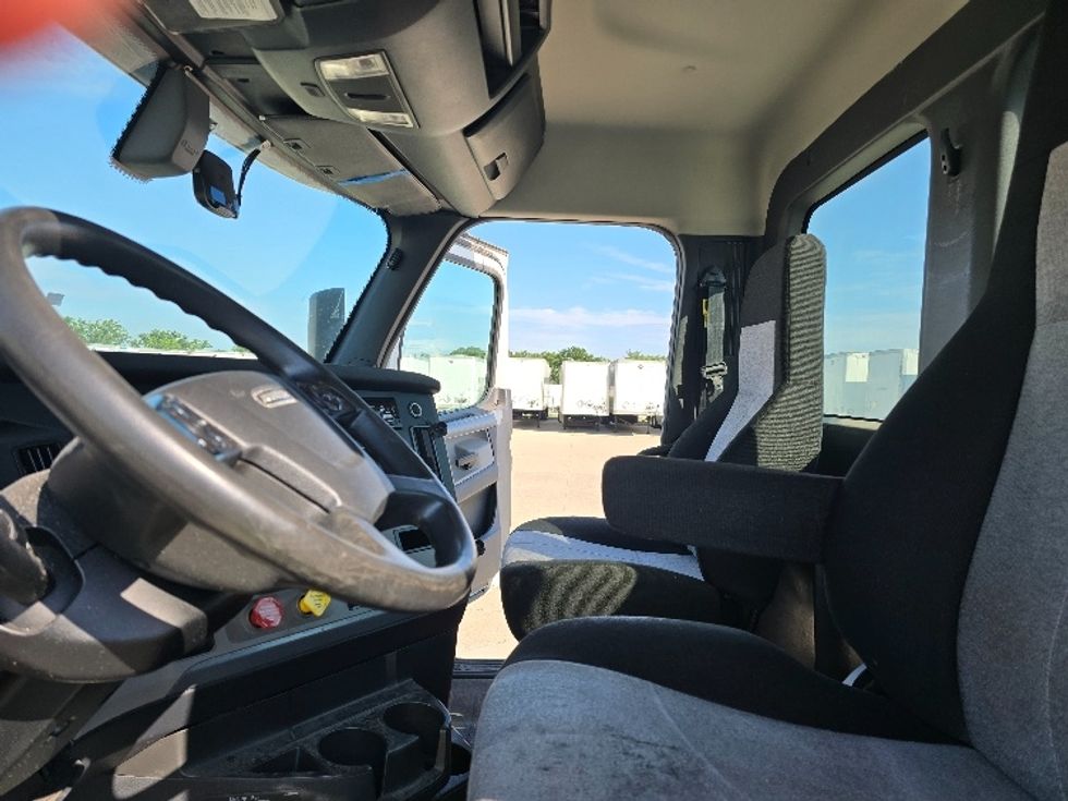 Day Cab Tractor-Heavy Duty Tractors-Freightliner-2020-T11664ST-East Liberty-OH-460,788\n\t\tmiles-$ 45,250 - Image 10