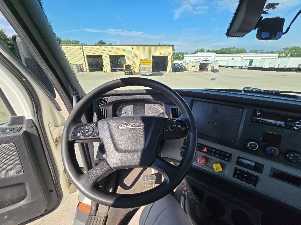 Day Cab Tractor-Heavy Duty Tractors-Freightliner-2020-T11664ST-East Liberty-OH-460,788\n\t\tmiles-$ 45,250 - Image 11